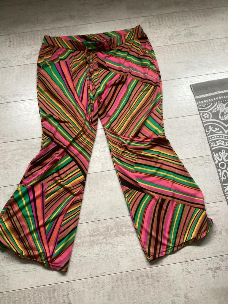 Mat, yoek, Magna flared broek., Kleding | Dames, Grote Maten, Ophalen of Verzenden, Nieuw, Broek of Spijkerbroek