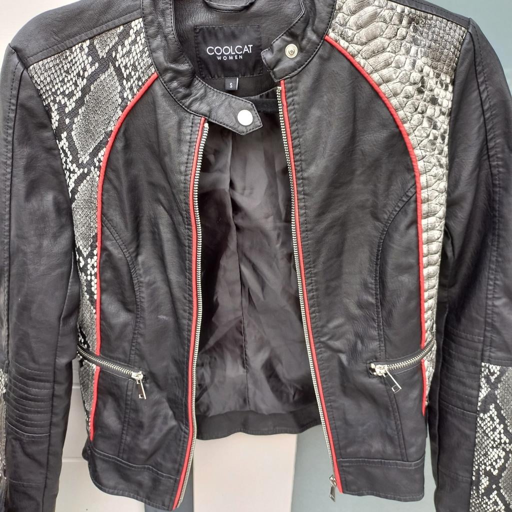 Super leuk leren jasje van Coolcat maat S koopje nu, Zwart, Ophalen of Verzenden, Zo goed als nieuw, Coolcat