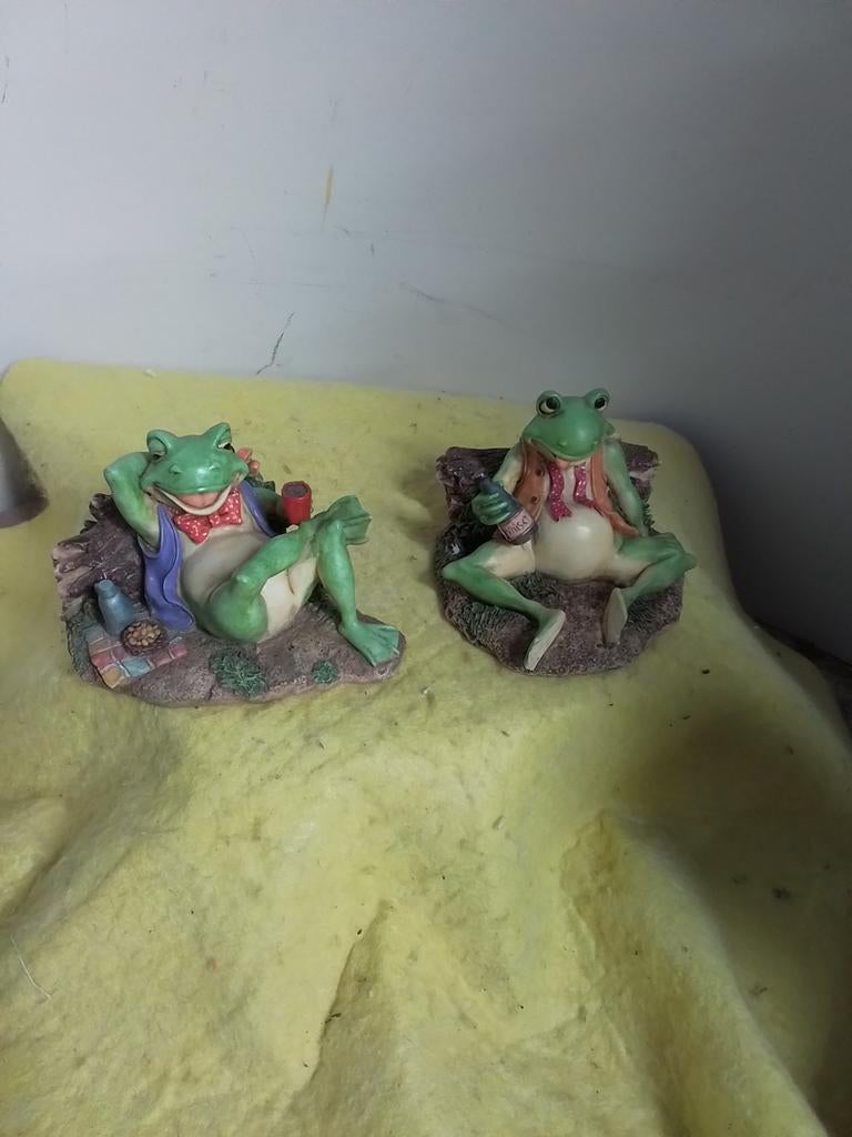 4588) 2 gezellig beeldjes  kikkers, Ophalen of Verzenden, Zo goed als nieuw, Dier