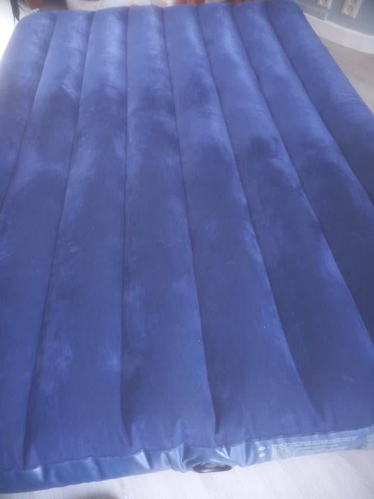 Intex 2-persoons luchtbed - Comfortabel en duurzaam, Ophalen of Verzenden, Gebruikt, 2-persoons