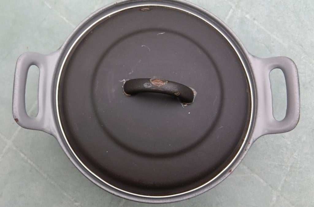 Made In France STAUB? gietijzer pan met deksel 20 cm (G83), Huis en Inrichting, Gebruikt, Gietijzer, Ophalen of Verzenden, Keramische plaat