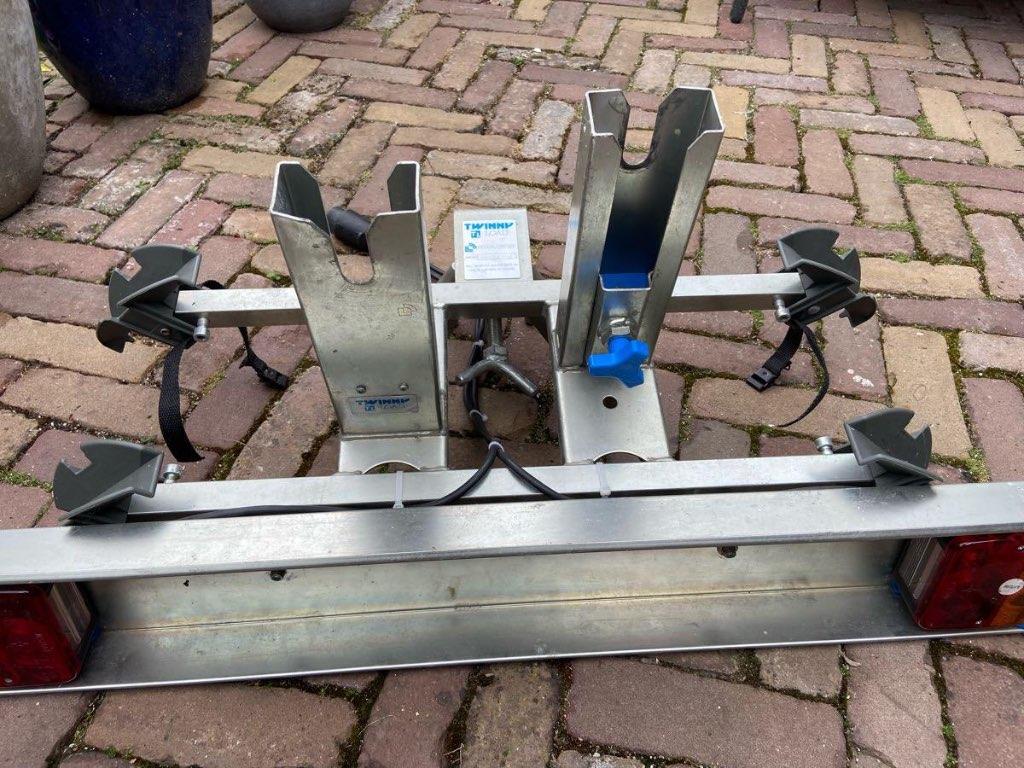 Twinny load voor op de trekhaak of/en dissel van de carvan, Auto diversen, Fietsendragers, Ophalen, 2 fietsen, Gebruikt, Trekhaakdrager