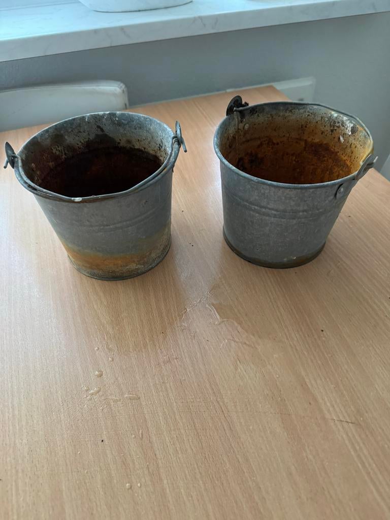 Set van 2 vintage zinken emmers, Huis en Inrichting, Emmers, Ophalen of Verzenden, Gebruikt, Zink, Met handgreep