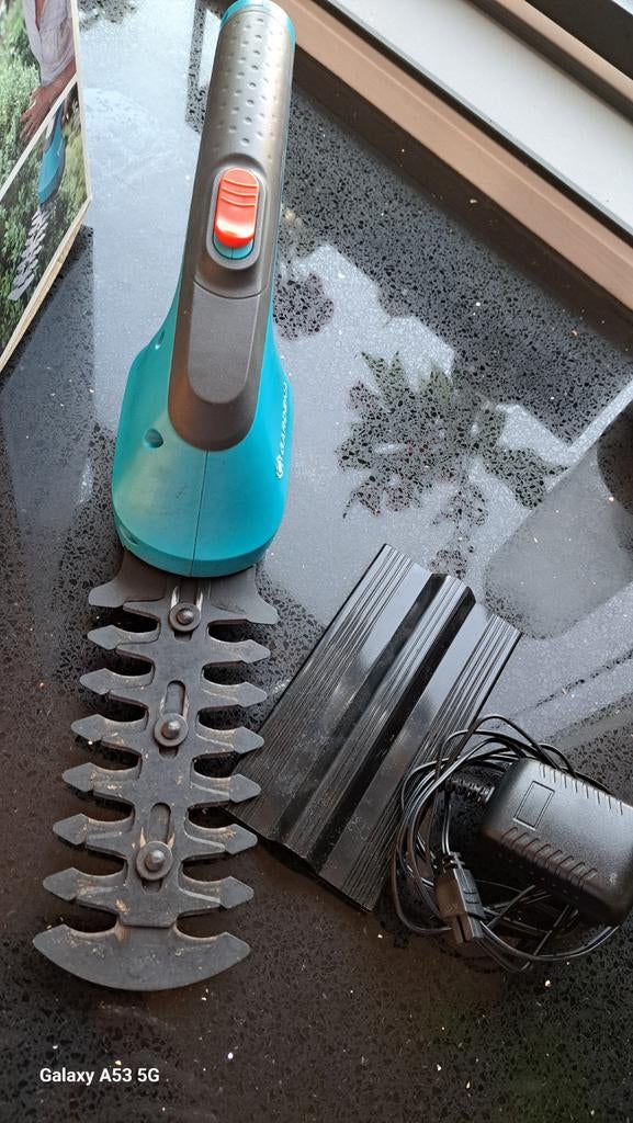 Gardena Accu Struikschaar AccuCut Li - Zo goed als nieuw, Tuin en Terras, Ophalen of Verzenden, Zo goed als nieuw, Accu, Gardena