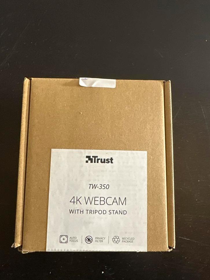 Trust TW-350 4K Webcam met Statief - Nieuw in Doos, Computers en Software, Webcams, Nieuw, Bedraad, Windows, Monitorclip, Ophalen of Verzenden