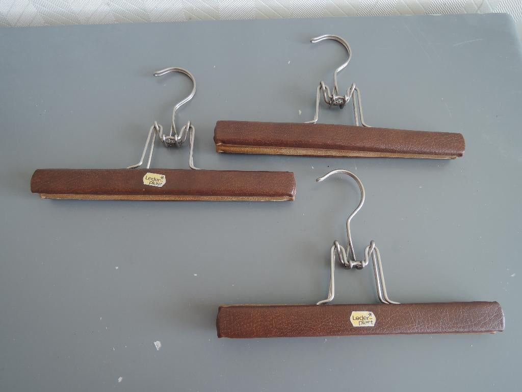 Drie vintage broekenklemmen, Antiek en Kunst, Ophalen of Verzenden