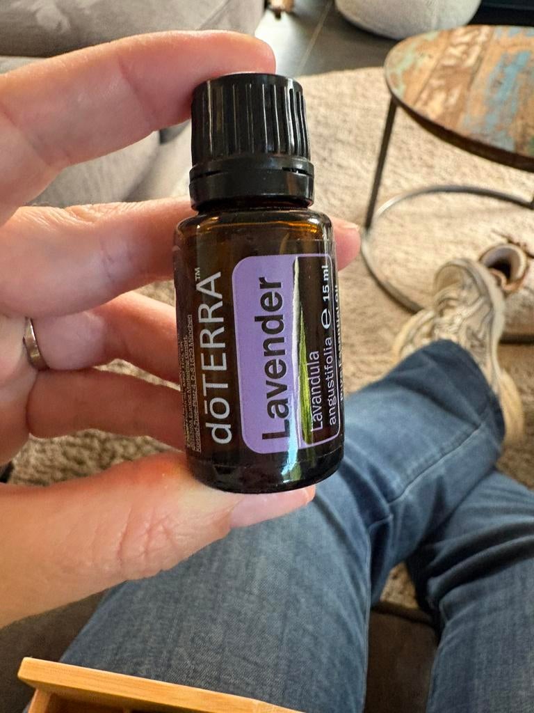 Lavendel essentiële olie 15 ml, Ophalen of Verzenden, Zo goed als nieuw, Aroma