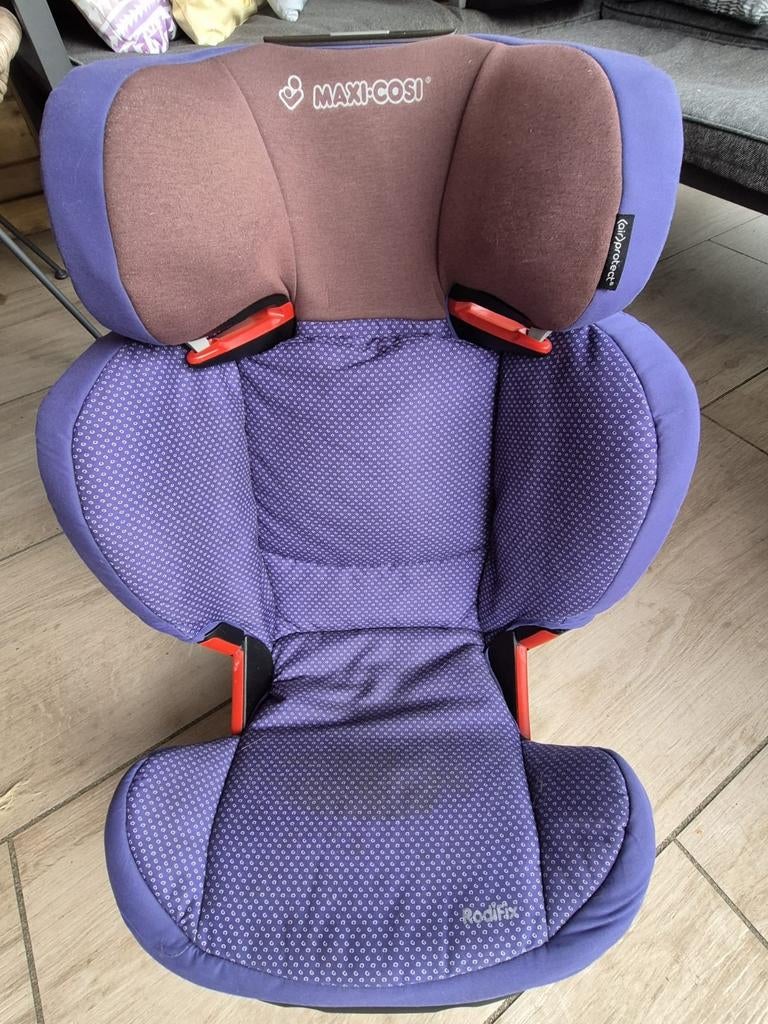 2 Maxi-Cosi RodiFix autostoeltjes (paars en blauw), Kinderen en Baby's, Autostoeltjes, Gebruikt, Maxi-Cosi, 15 t/m 36 kg, Isofix