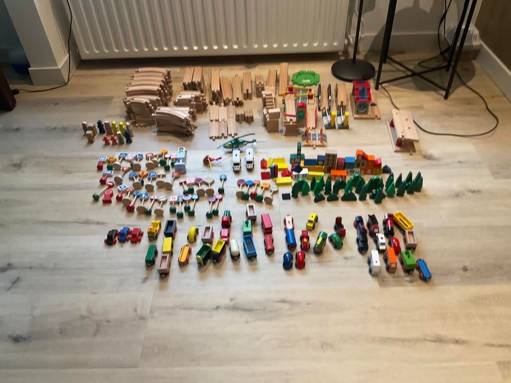 Houten uitgebreide treinset met veel extra’s, Ophalen, Zo goed als nieuw
