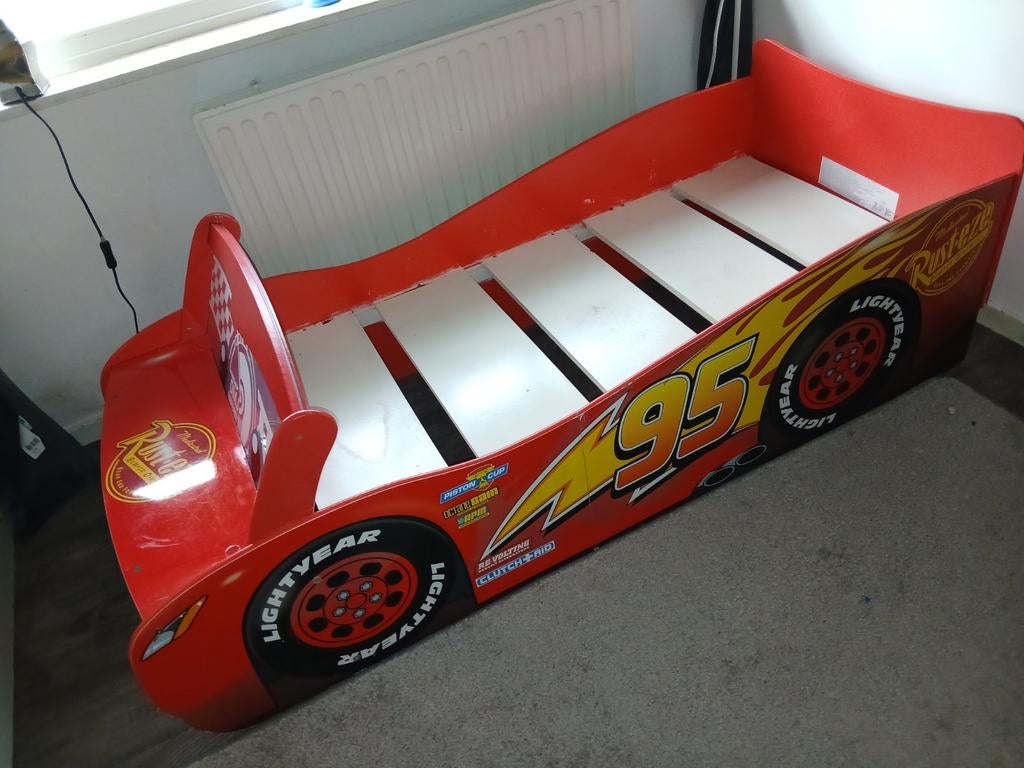 Cars peuter bed, Huis en Inrichting, Ophalen, Gebruikt, Wit, Tweepersoons