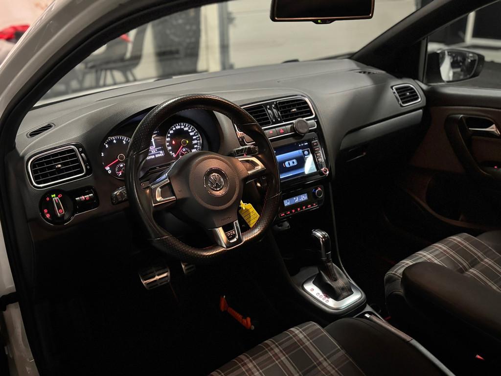 Volkswagen Polo 1.4 TSI GTI |Pano|180 PK|Xenon|, Auto's, Volkswagen, Euro 5, Zwart, 4 cilinders, Wit