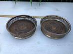 2 Antieke Wijnfleshouders / Onderzetters met Houten Bodem, Ophalen of Verzenden, Zo goed als nieuw