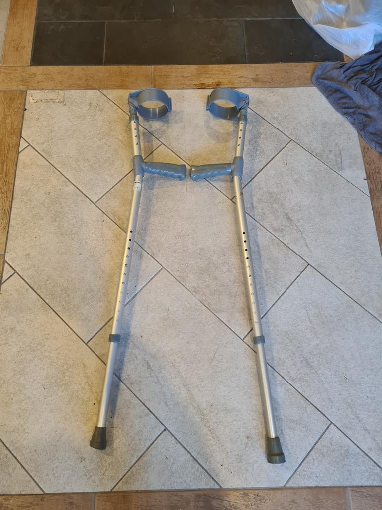 Te Koop, Krukken Loopkruk Revalidatie Elleboogkruk, Ophalen, In hoogte verstelbaar, Gebruikt