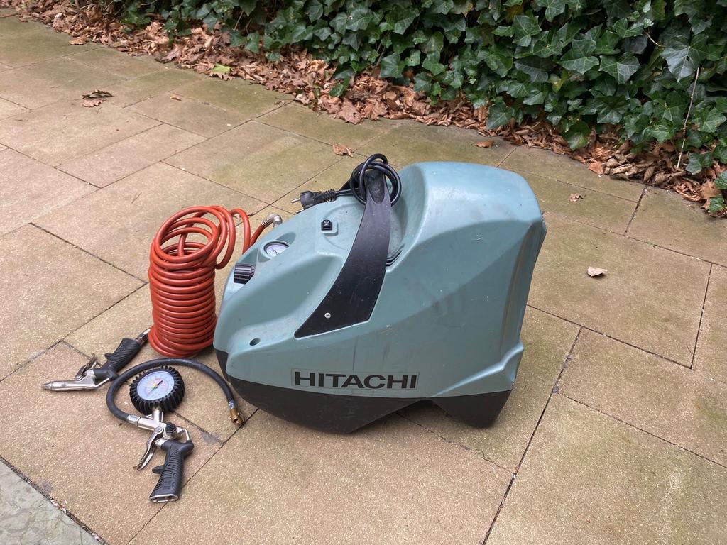 Hitachi compressor EC58 met slang en accessoires, Ophalen, Gebruikt