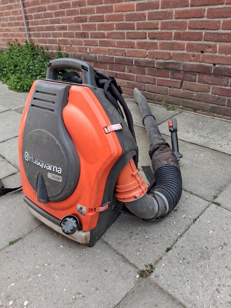 Husqvarna 356BT Bladblazer, Benzine, Gebruikt, Ruggedragen, Ophalen of Verzenden