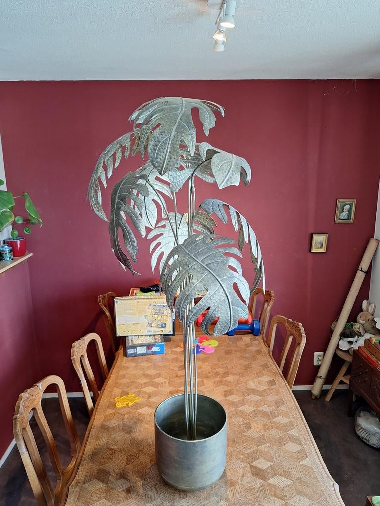 Metalen zilverkleurige Monstera van PTMD ca 125cm hoog, Huis en Inrichting, Woonaccessoires | Kunstplanten en Kunstbloemen, Ophalen