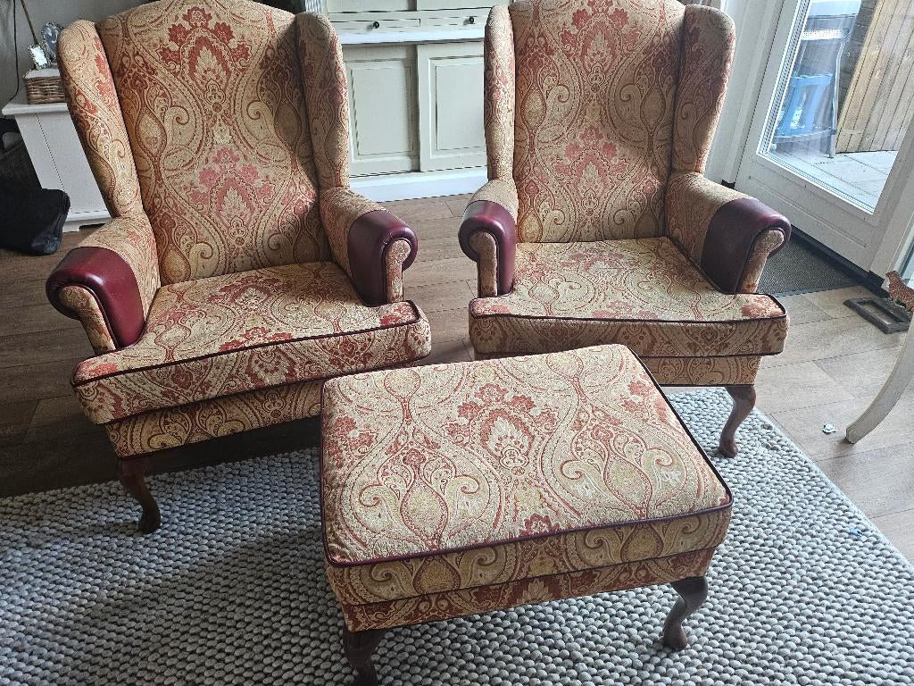 2 mooie oorfauteuilles met hocker, goede staat., Huis en Inrichting, Fauteuils, Ophalen, Minder dan 75 cm, Stof, 75 tot 100 cm