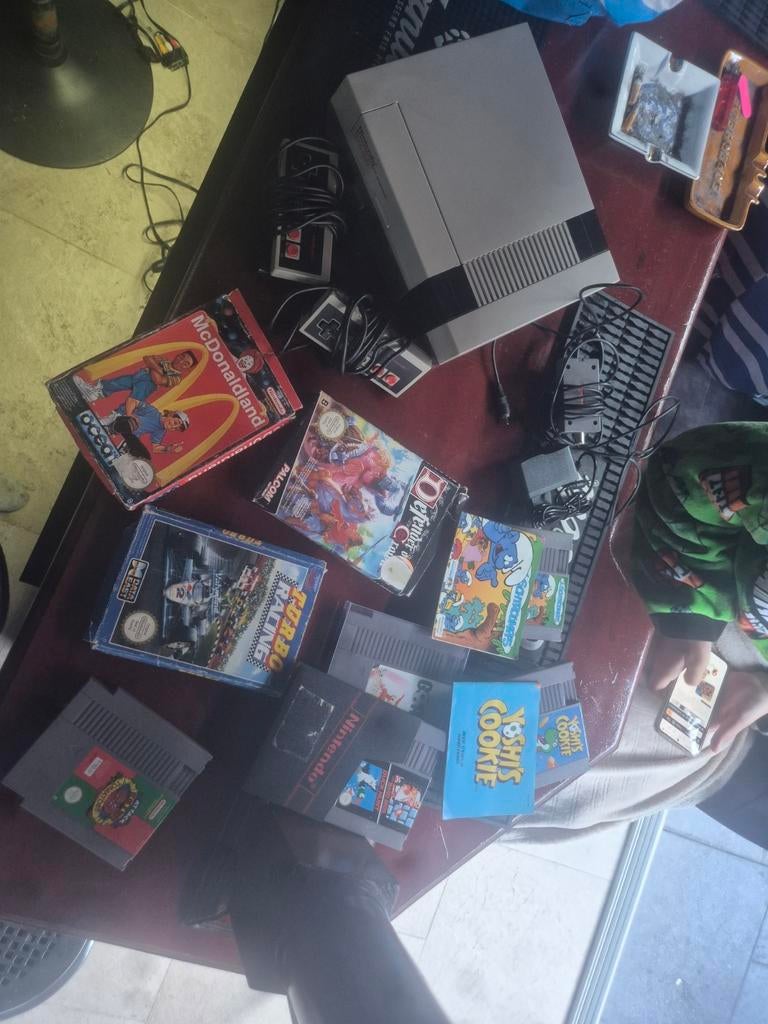 Nintendo NES complete set met 8 games, Ophalen of Verzenden, Gebruikt, Met 2 controllers