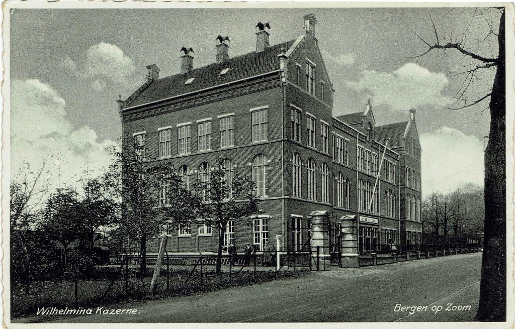 Bergen op Zoom – Wilhelmina Kazerne., Ophalen of Verzenden, 1920 tot 1940, Ongelopen, Noord-Brabant