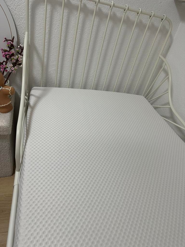 Ikea meegroeibed met lattenbodem en foammatras 80x200 cm, 70 tot 85 cm, Zo goed als nieuw, 180 cm of meer, Ophalen