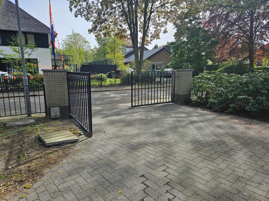 19 meter hekwerk met poorten, Tuin en Terras, Ophalen, Gebruikt, IJzer, Sierhekwerk