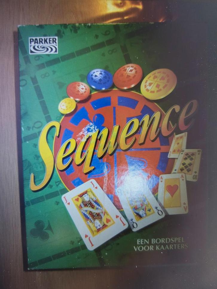 Sequence Bordspel - Een Strategisch Kaartspel, Hobby en Vrije tijd, Gezelschapsspellen | Bordspellen, Gebruikt, Een of twee spelers