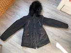 Zwarte winterjas met bont capuchon, Ophalen of Verzenden, Zo goed als nieuw, Maat 36 (S), Zwart