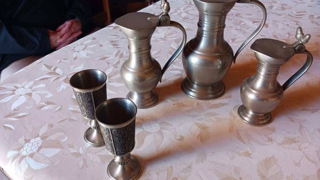 Antieke  tinnen kannetjes en bekers set, Antiek en Kunst, Antiek | Tin, Ophalen of Verzenden