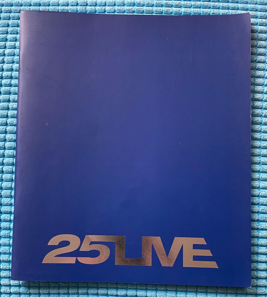 George Michael 25 Tour Boek, Boeken, Ophalen of Verzenden, Zo goed als nieuw, Artiest