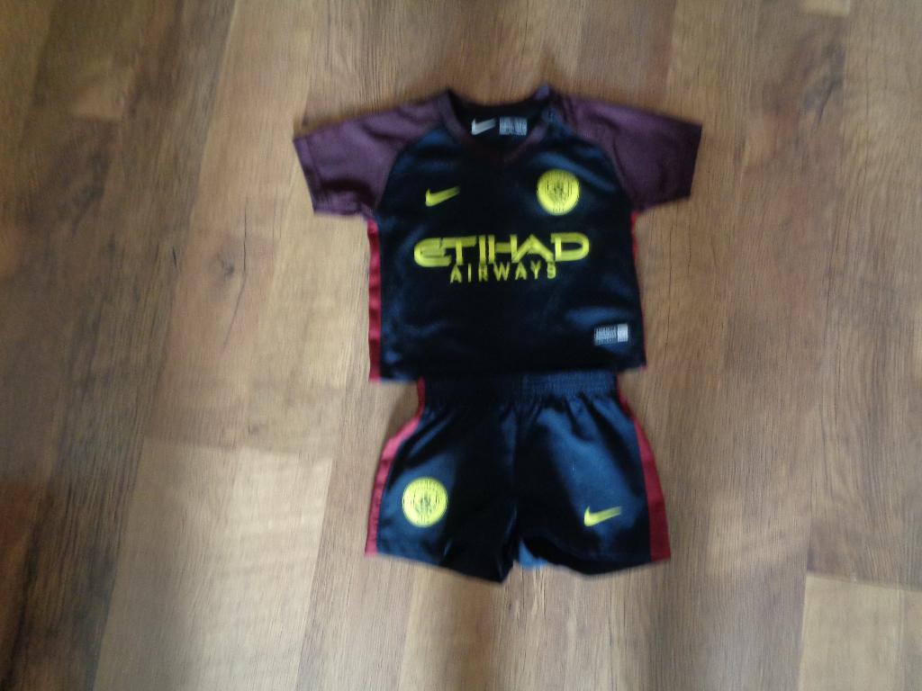 MANCHESTER CITY tenue maat 70-75, Maat XS of kleiner, Verzenden, Shirt