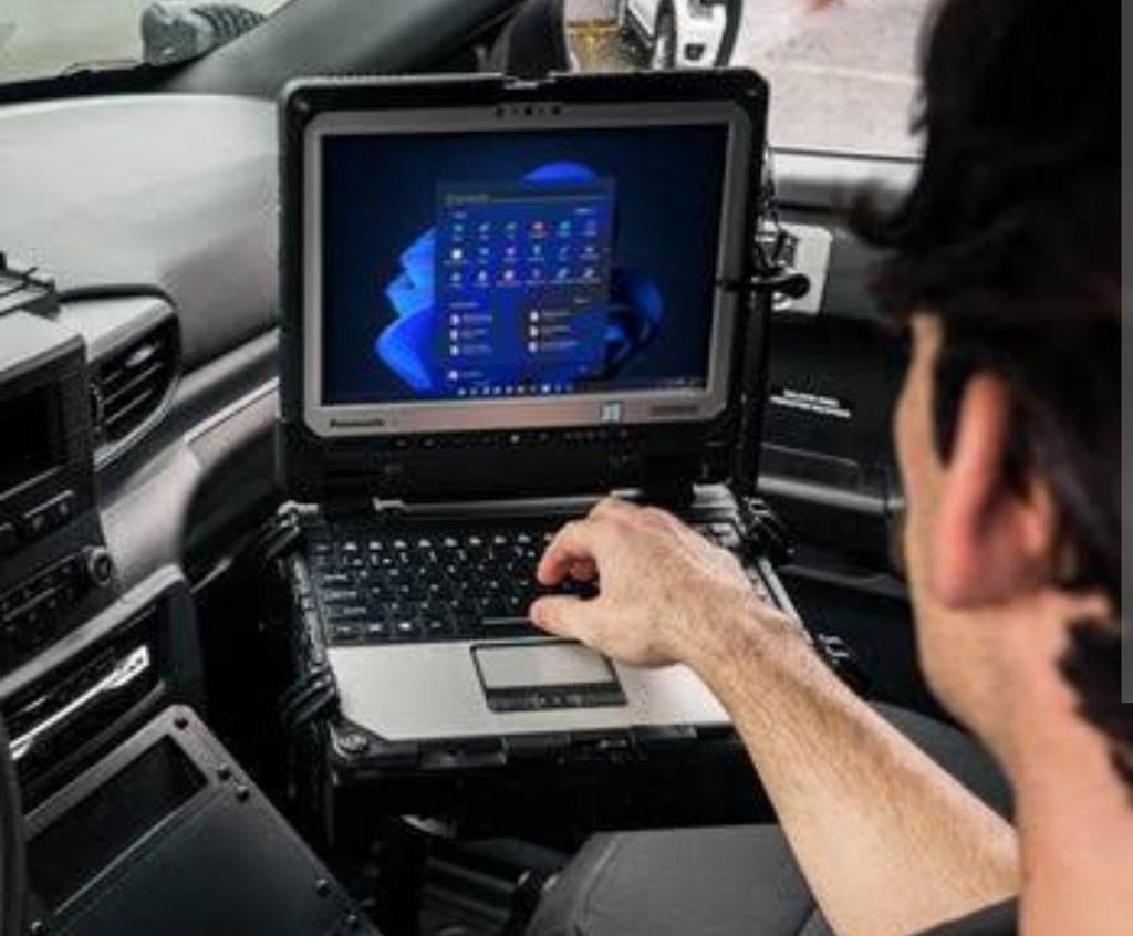 Gezocht: auto laptophouder, Ophalen of Verzenden