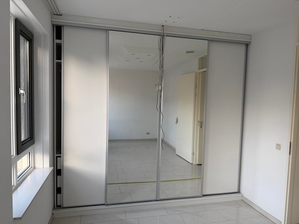 Ikea kledingkast met inrichting en spiegel, Ophalen of Verzenden, Zo goed als nieuw, 50 tot 75 cm, 200 cm of meer