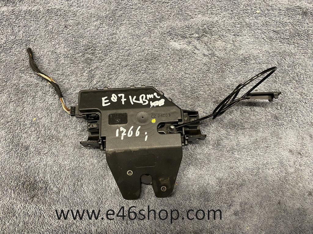 ACHTERKLEP SLOT BMW 1 SERIE E87  OE 8196401, Auto-onderdelen, Gebruikt, -, -, Ophalen of Verzenden