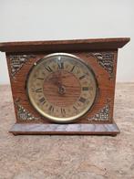 Antieke houten tafelklok met Romeinse cijfers, Ophalen of Verzenden