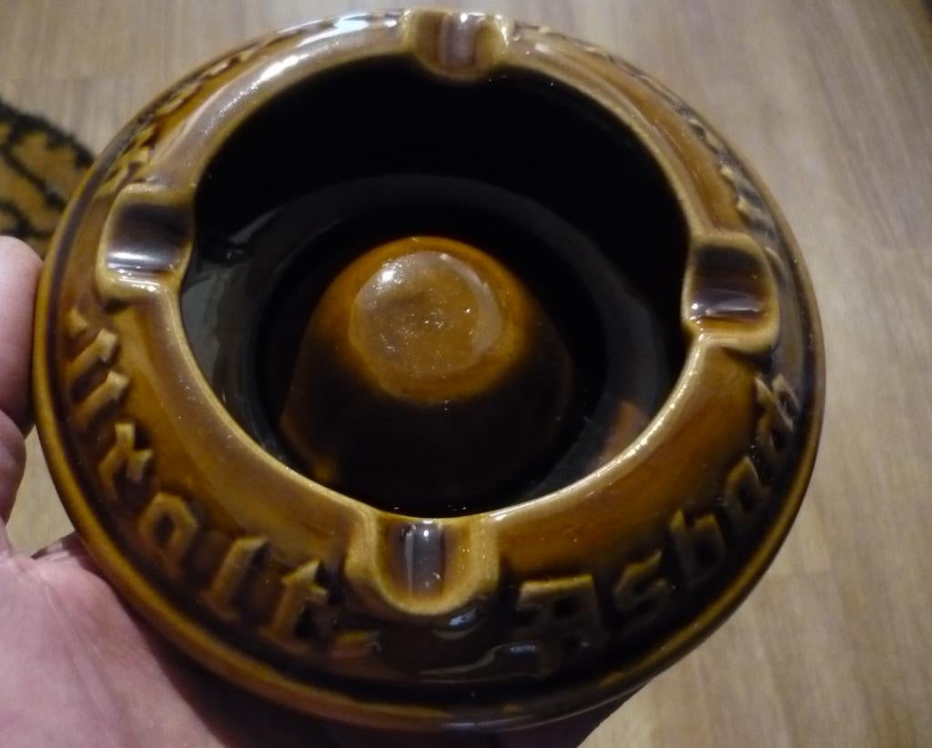 asbak keramiek Asbach Uralt  ( diam. 14 cm ), Verzamelen, Ophalen of Verzenden, Zo goed als nieuw, Asbak