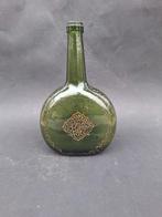 Fles groene 18--19e  met beschildering, Ophalen of Verzenden