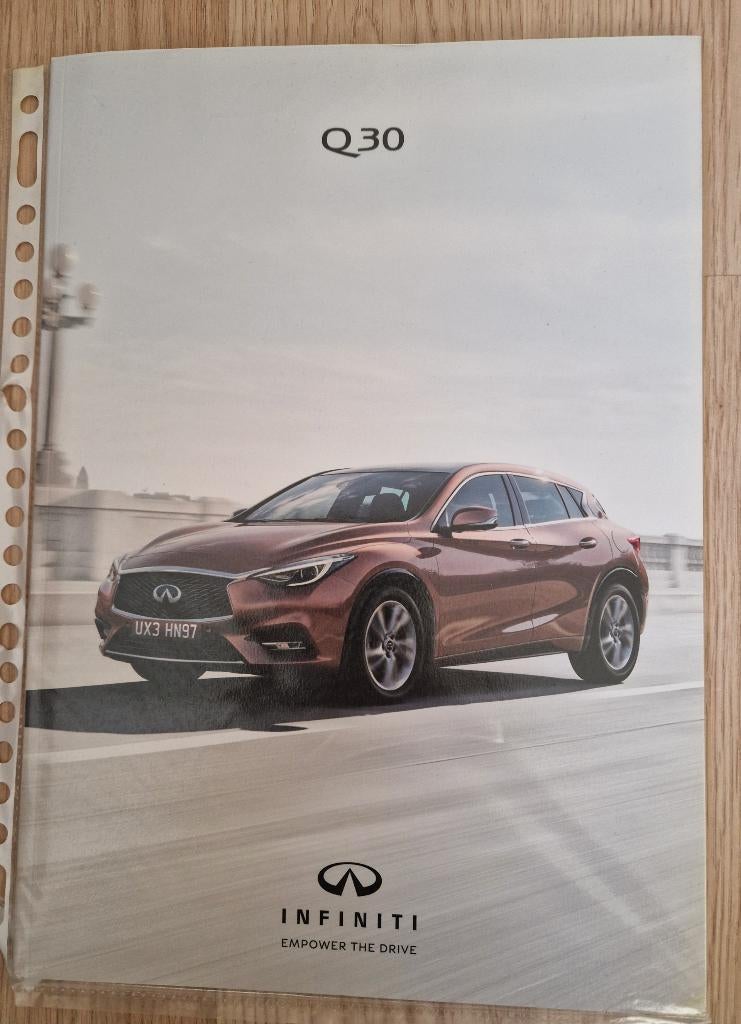 Folders Infiniti, Ophalen of Verzenden, Zo goed als nieuw, Overige merken