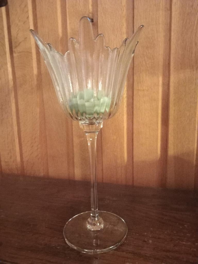 Glazen waxinelichthouder met groene bloemenkaars, Ophalen