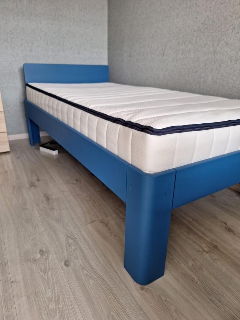 Auping Auronde eenpersoonsbed, Huis en Inrichting, Slaapkamer | Bedden, Ophalen, Eenpersoons, Blauw, Zo goed als nieuw