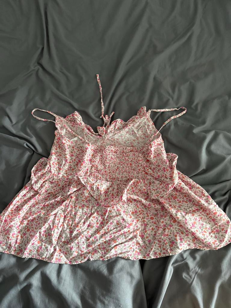 2 Zomerse Tops Maat S: Roze Crop Top & Witte Top, Kleding | Dames, Tops, Ophalen of Verzenden, Zo goed als nieuw, Roze, Maat 36 (S)