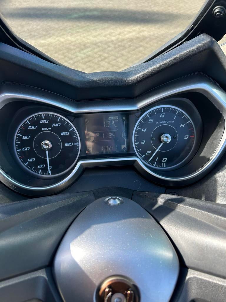 Yamaha X-MAX 400cc 2018 - Dealer onderhouden, mat zwart, Motoren, Motoren | Yamaha, Scooter, Sportuitlaat, Particulier, Meer dan 35 kW