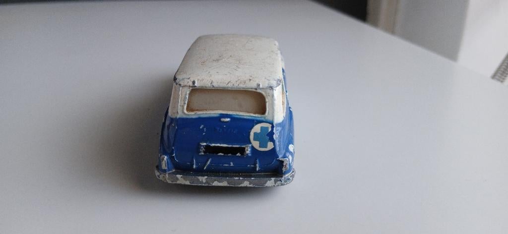 Aw391 Cij 1/43 1:43 Renault Fregate Manoir Europarc Ambulance Ref 3-53A