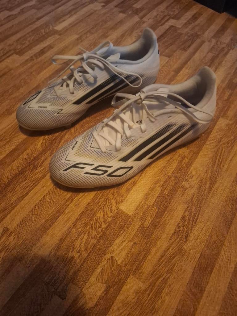 Adidas Voetbalschoenen Maat 42 - Zo goed als nieuw, Ophalen of Verzenden, Zo goed als nieuw