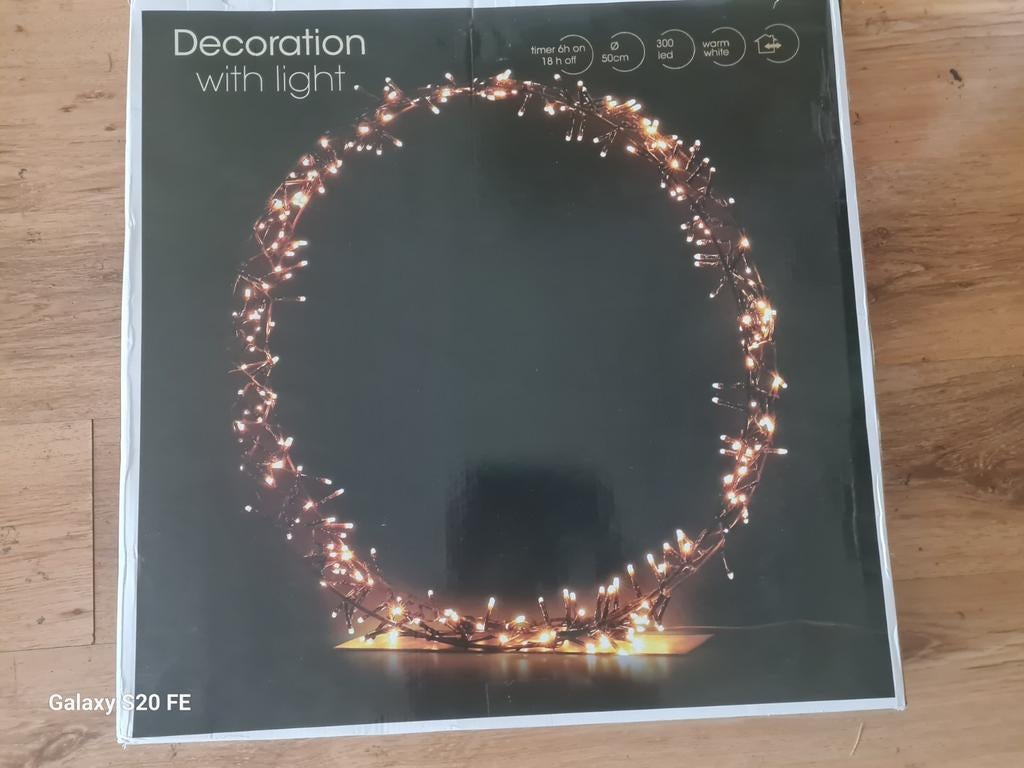 Ronde kerstkrans met 300 led verlichting, Diversen, Kerst, Ophalen of Verzenden, Zo goed als nieuw