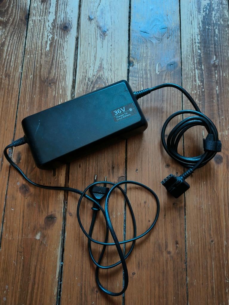 Gazelle NKJ066M 42V/2.5A Lader, Fietsen en Brommers, Fietsaccessoires | Fietsaccu's, Ophalen of Verzenden, Gebruikt