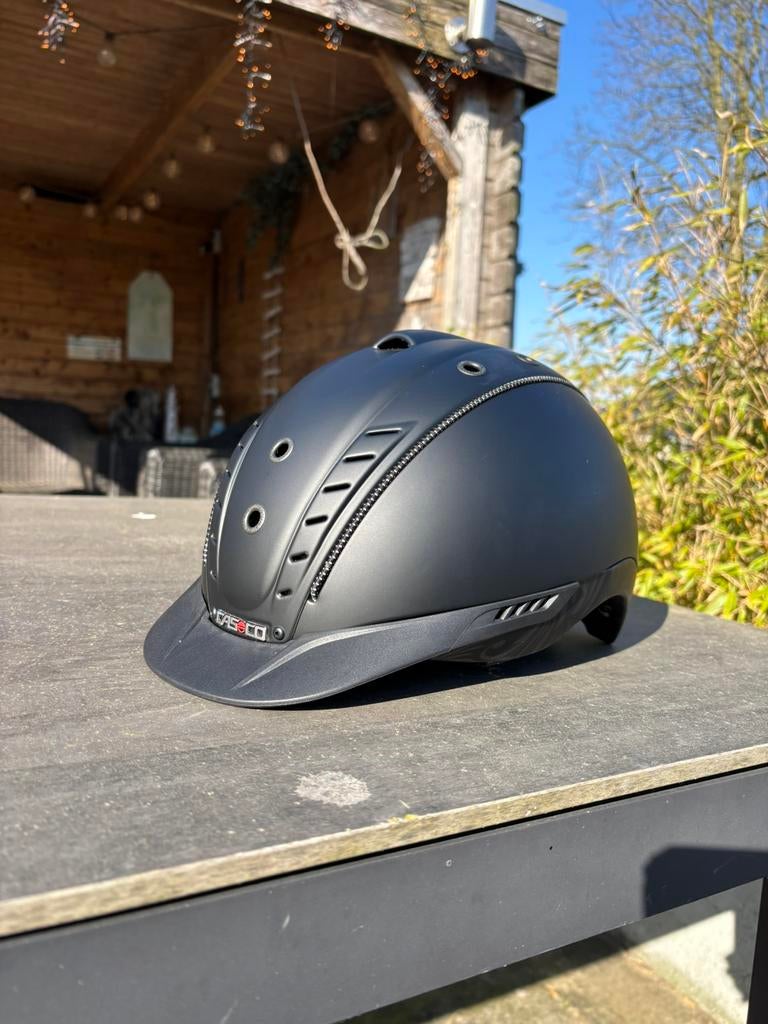 Casco mistrall 2 rijhelm, Dieren en Toebehoren, Ophalen of Verzenden, Zo goed als nieuw, Dressuur, Cap