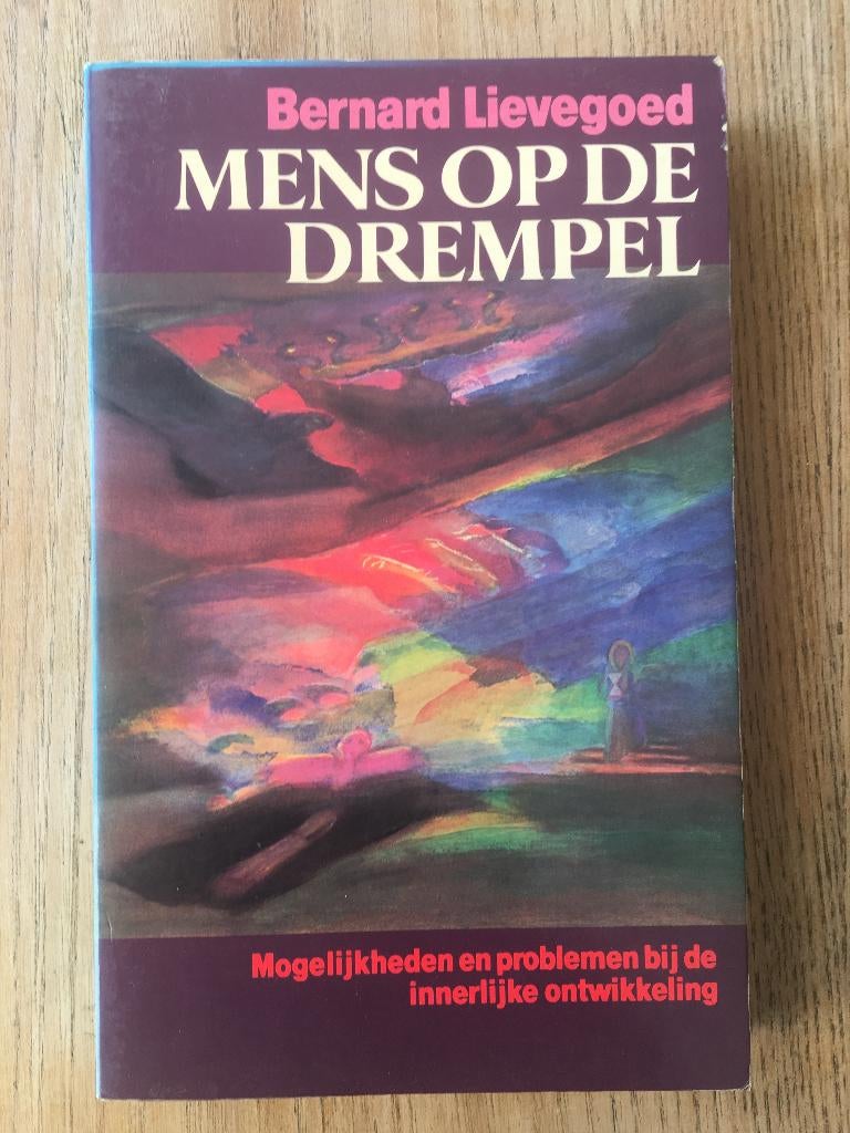 Mens op de drempel, 	Bernard Lievegoed, 	33, Ophalen of Verzenden, Gelezen, Spiritualiteit algemeen, Achtergrond en Informatie