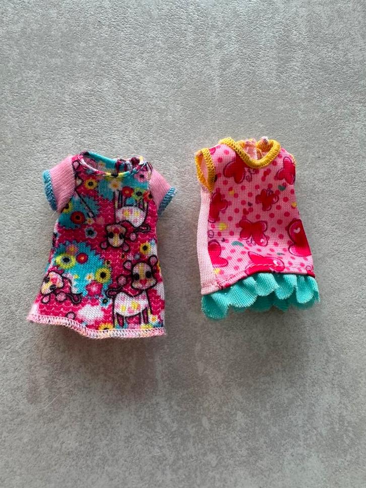 Barbie chelsea jurkjes, Verzamelen, Poppen, Gebruikt, Kleertjes, Ophalen of Verzenden