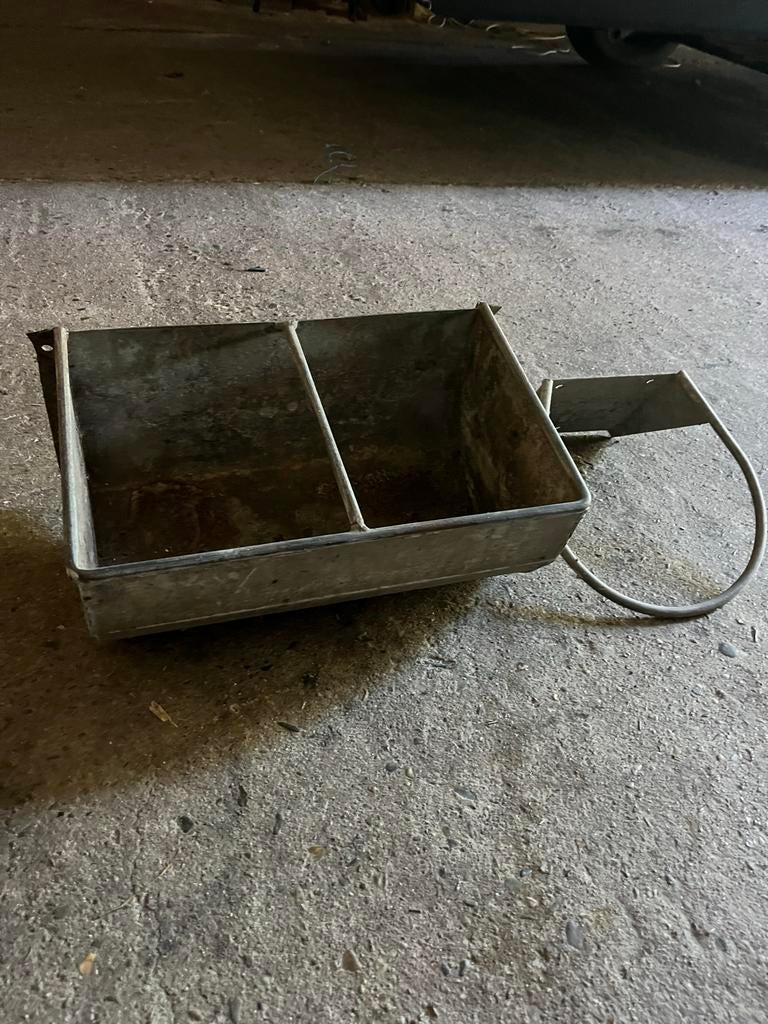 Gegalvaniseerde voerbak en emmerhouder, Dieren en Toebehoren, Ophalen