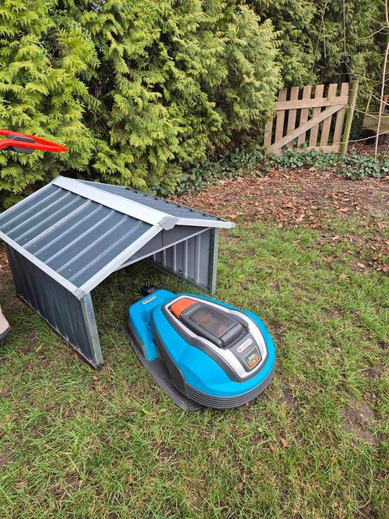 Gardena R40Li robotmaaier compleet met huis en installatie, Ophalen of Verzenden, Gebruikt, Minder dan 20 cm, Gardena